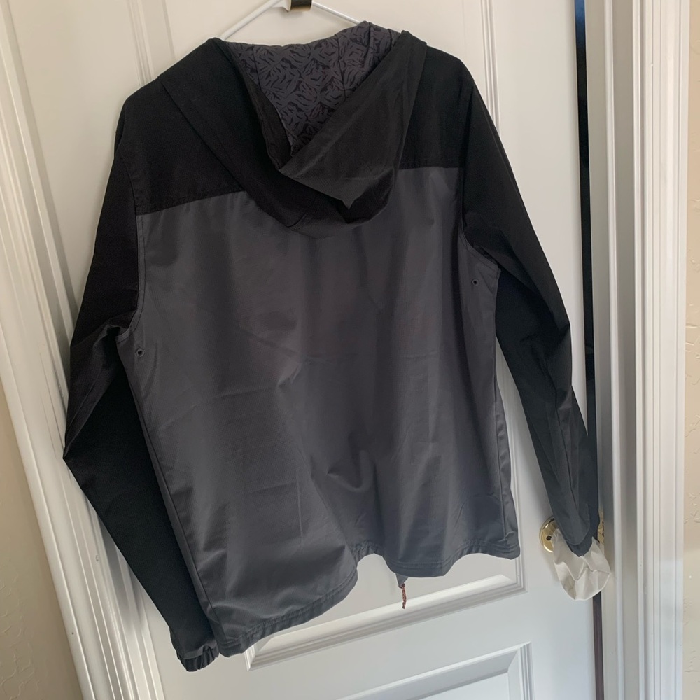 Voyager Medium Men's Black and Gray Hooded Jacket Full Zip - Picture 6 of 8